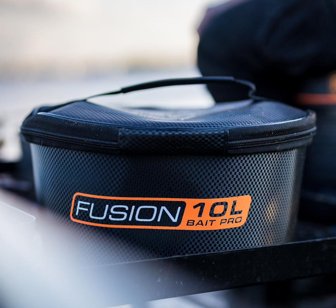 Seau Guru Fusion Bait Pro 10L - Accessoire De Pêche Neuf Avec Code-barres